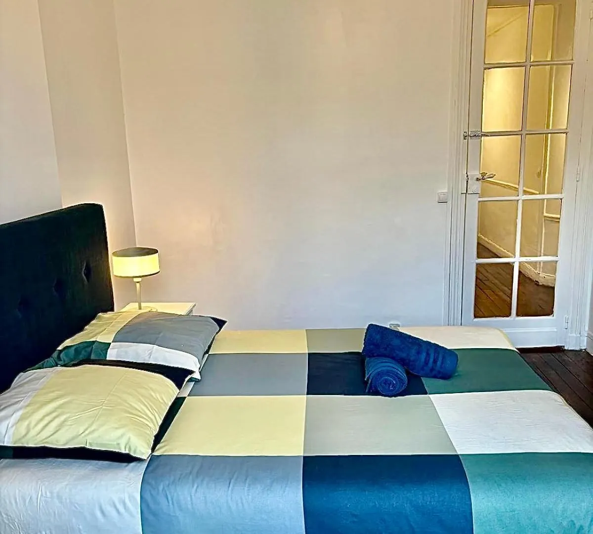 Guest House Tour Eiffel Paris